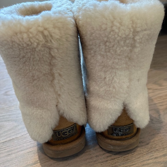 Ugg boots - Picture 2 of 4